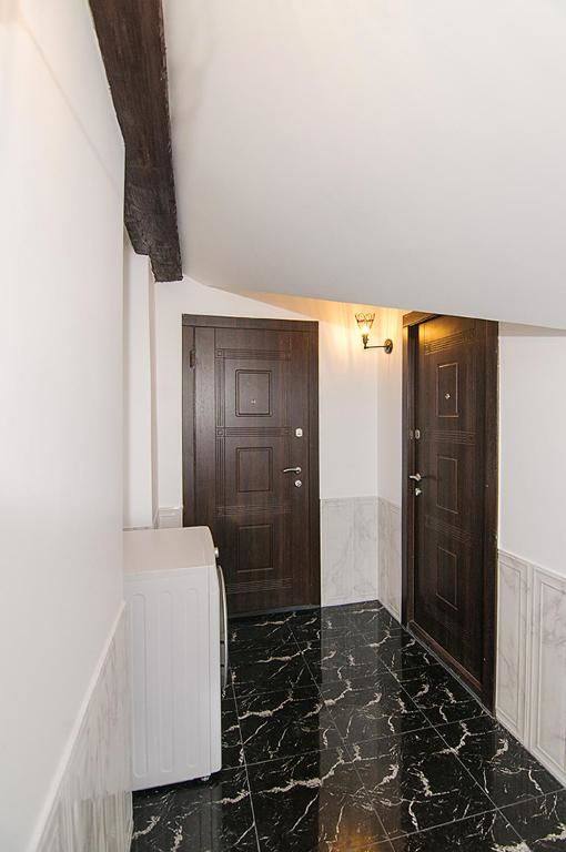 Апартаменты Central Studio Apartments 