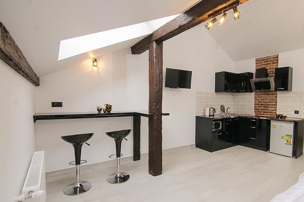 Апартаменты Central Studio Apartments 