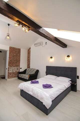 Апартаменты Central Studio Apartments 