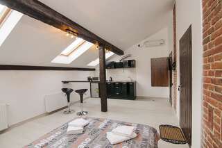 Апартаменты Central Studio Apartments 