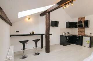 Апартаменты Central Studio Apartments 